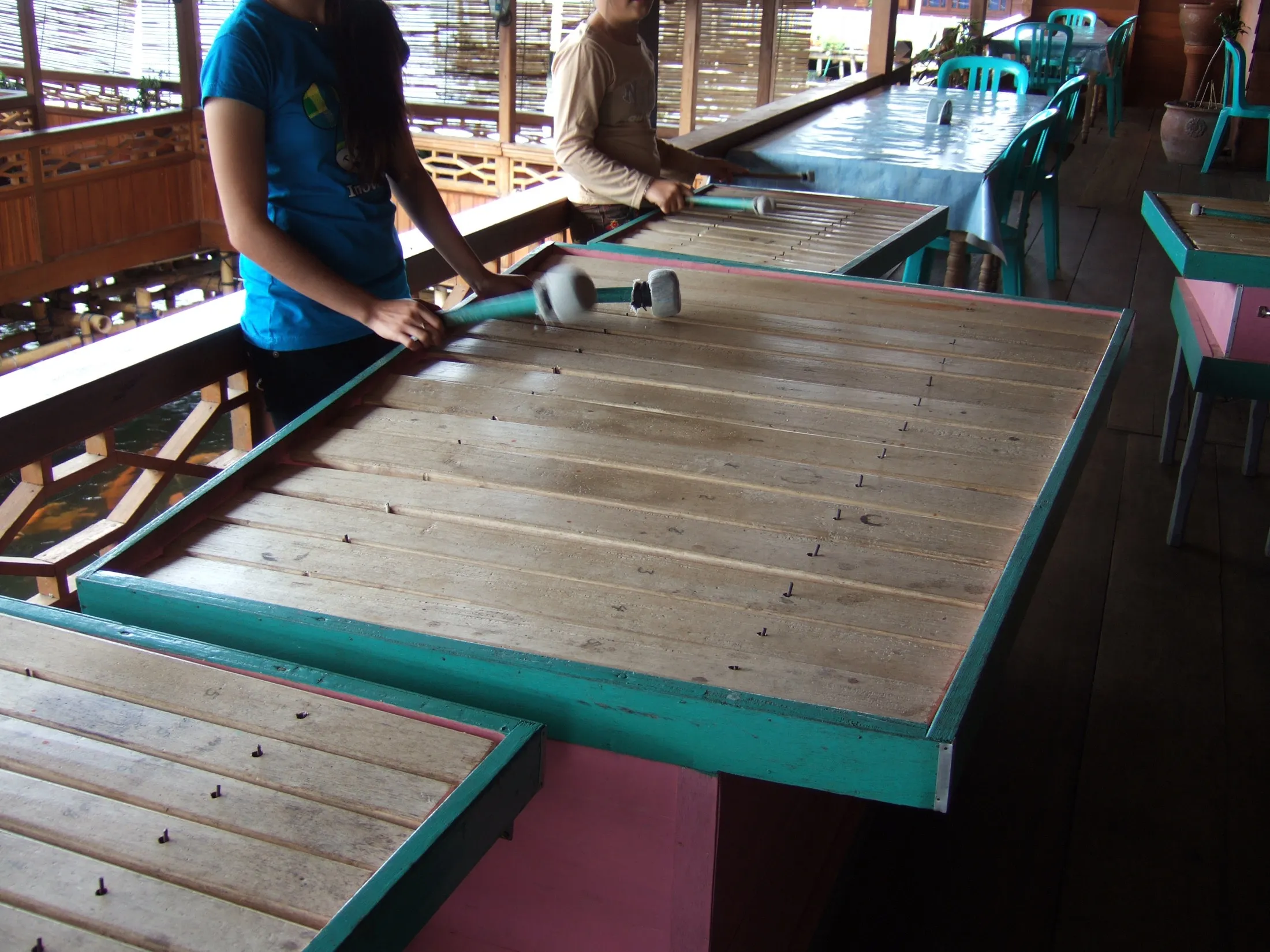 Kolintang, gambang kayu Minahasa.